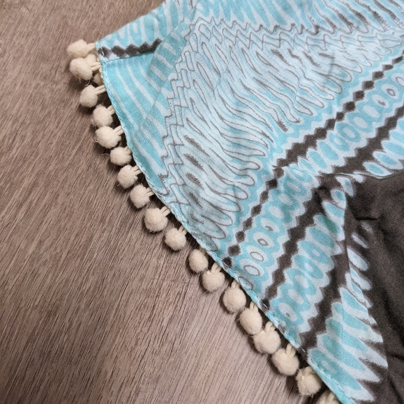 Umgee Turquoise Sleeveless Top Pom pom hemline - Picture 6 of 9